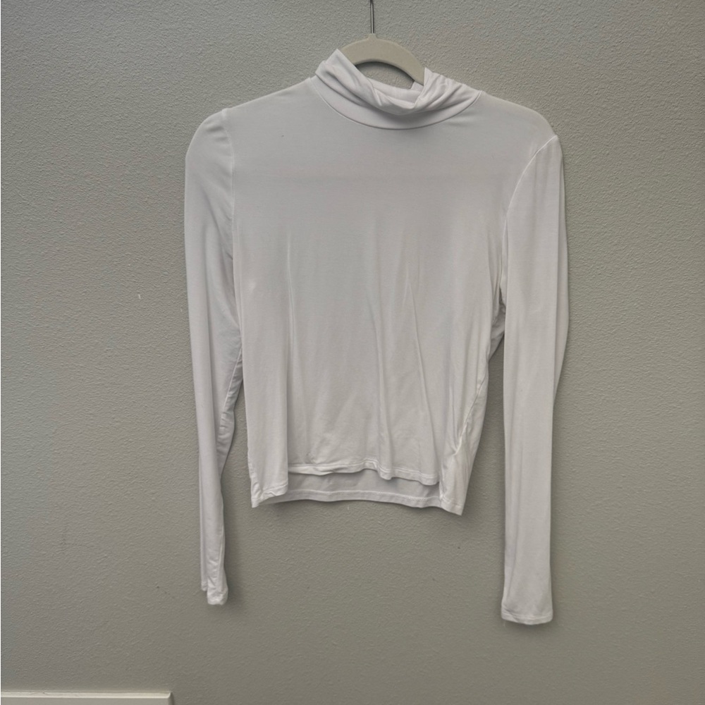 Aritzia Babaton Long Sleeve Turtleneck Top, M, White